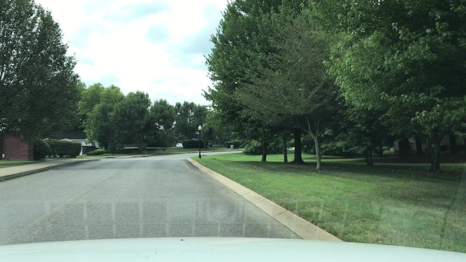 Street view near Quality Inn, Gallatin — © lvl5 (CC BY-SA · Mapillary)