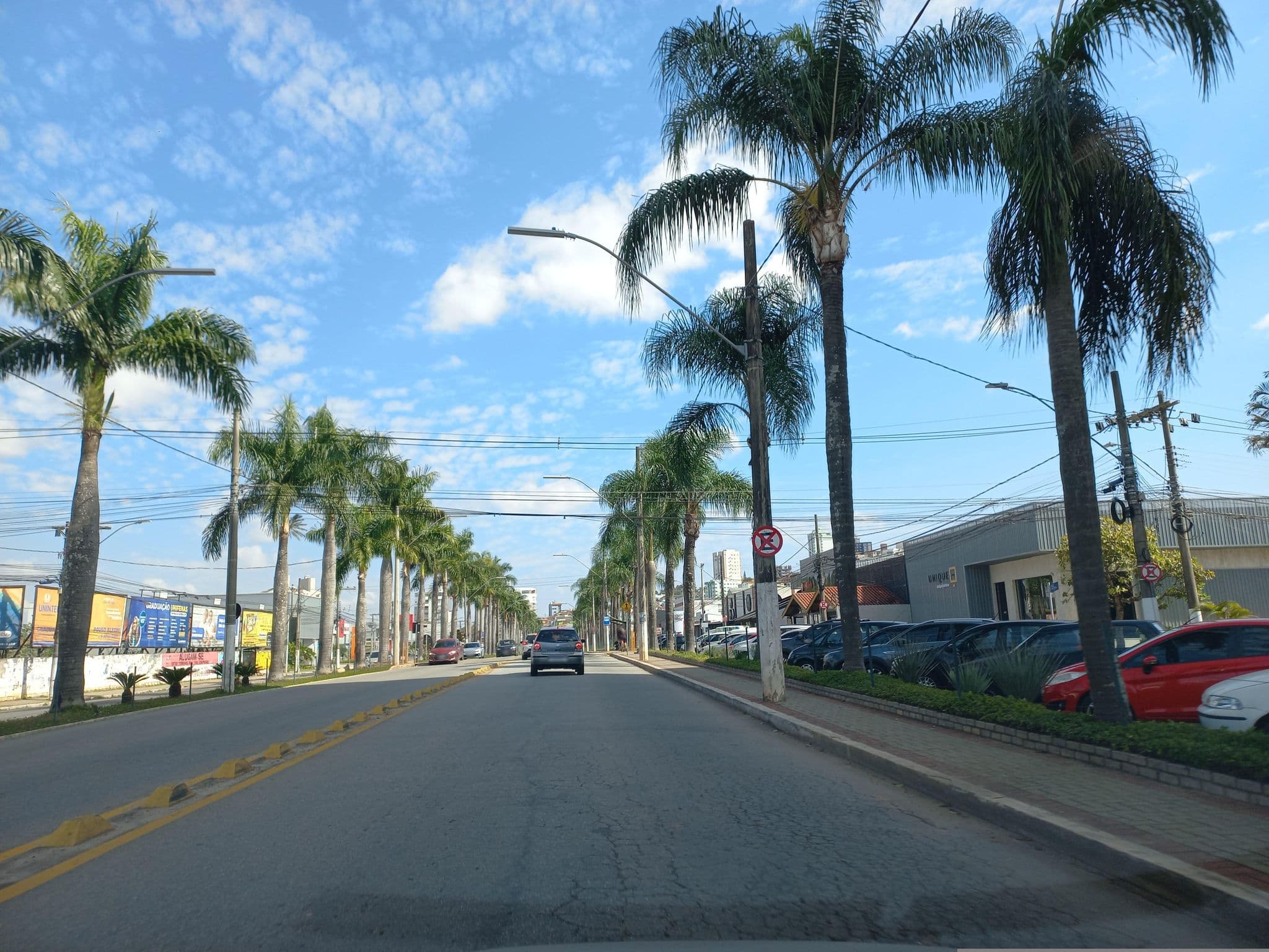 Street view near Marques Plaza Hotel, Pouso Alegre — © and_eng (CC BY-SA · Mapillary)