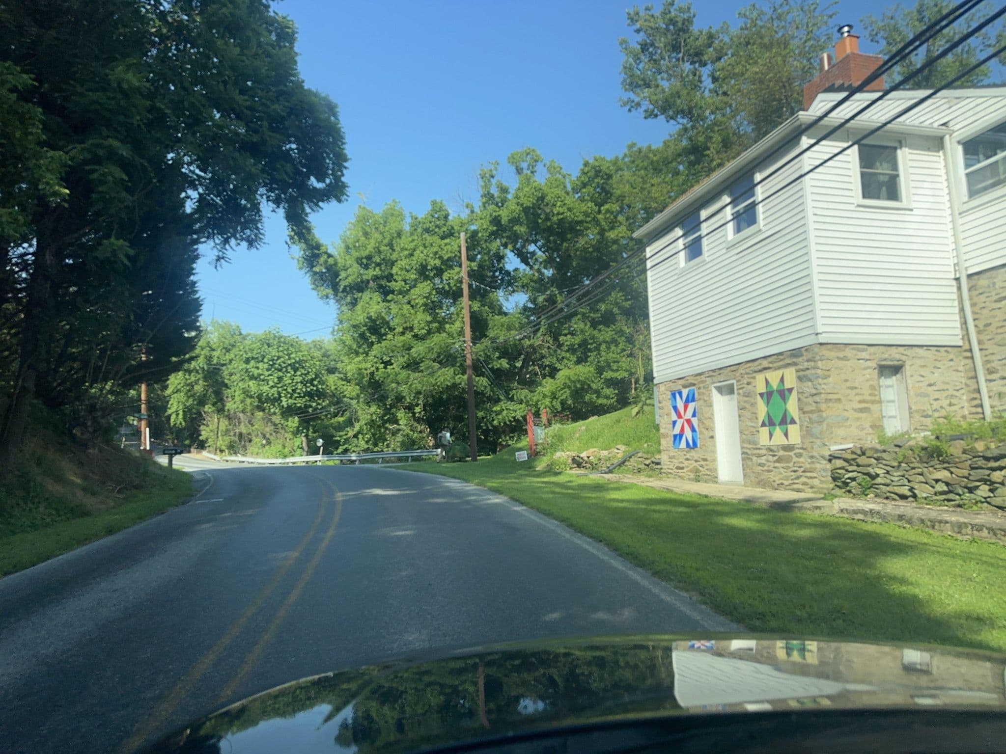 Street view near Cross Trails Hostel, Lovettsville — © mdroads (CC BY-SA · Mapillary)