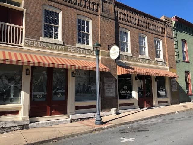 Gibson's Warehouse, Guesthouse in Staunton