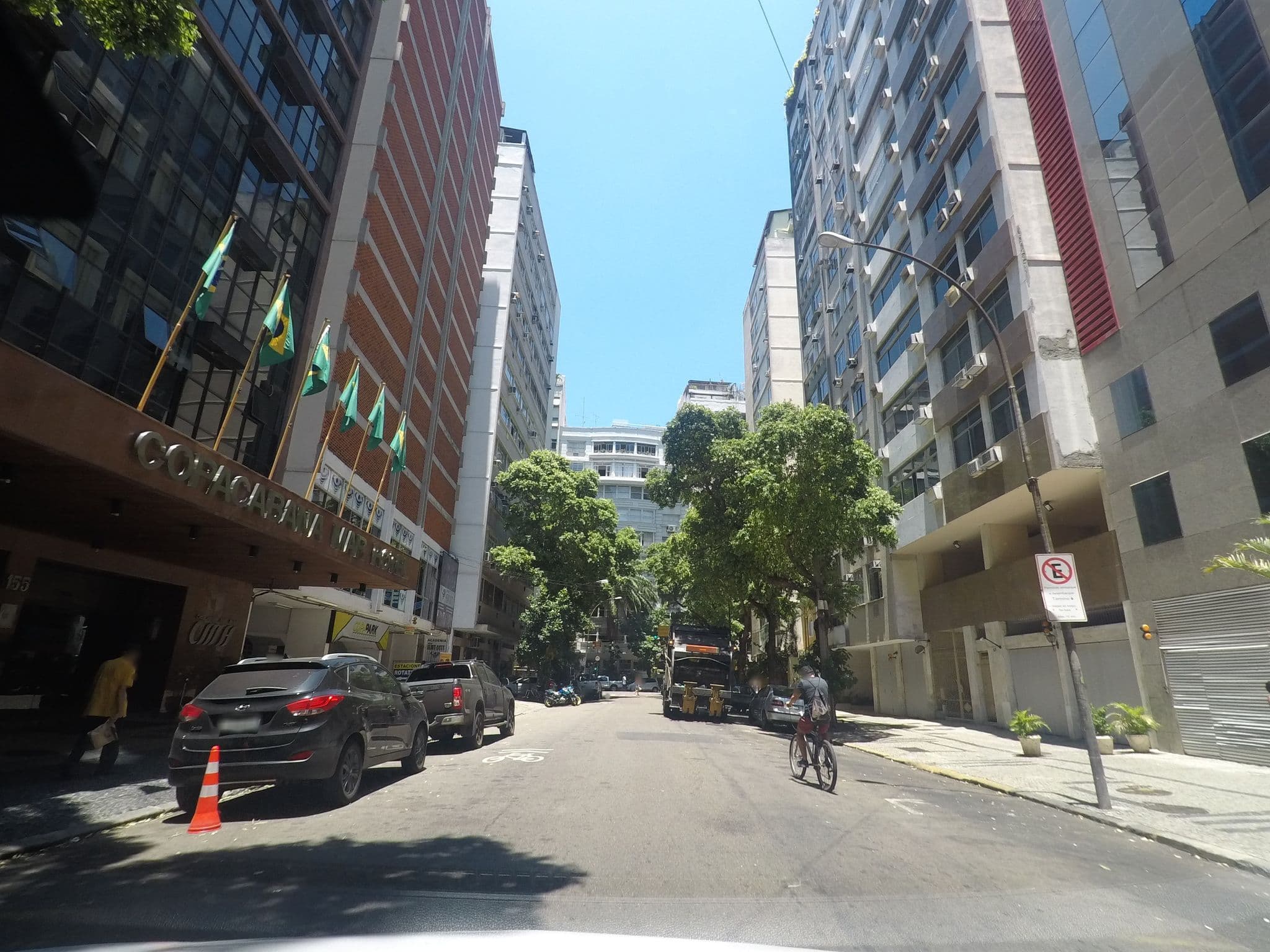 Street view near Ibis, Copacabana — © marciosampaio (CC BY-SA · Mapillary)
