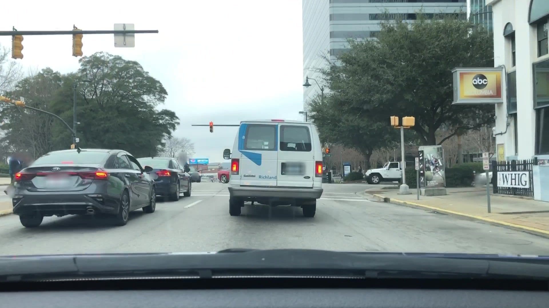 Street view near Moxy, Columbia — © lvl5 (CC BY-SA · Mapillary)