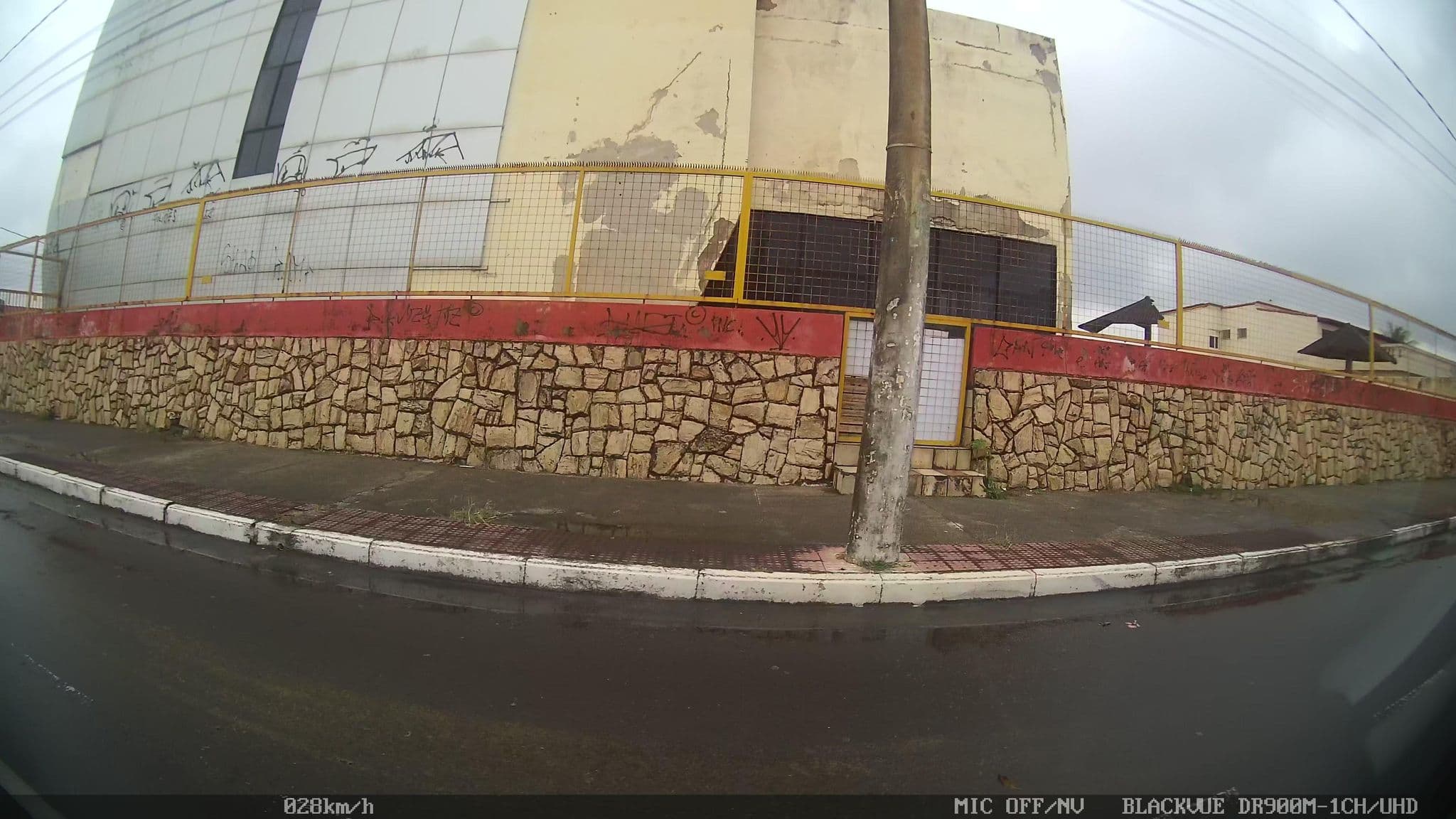 Street view near Hotel Praia Sol, Serra — © kaart_2 (CC BY-SA · Mapillary)