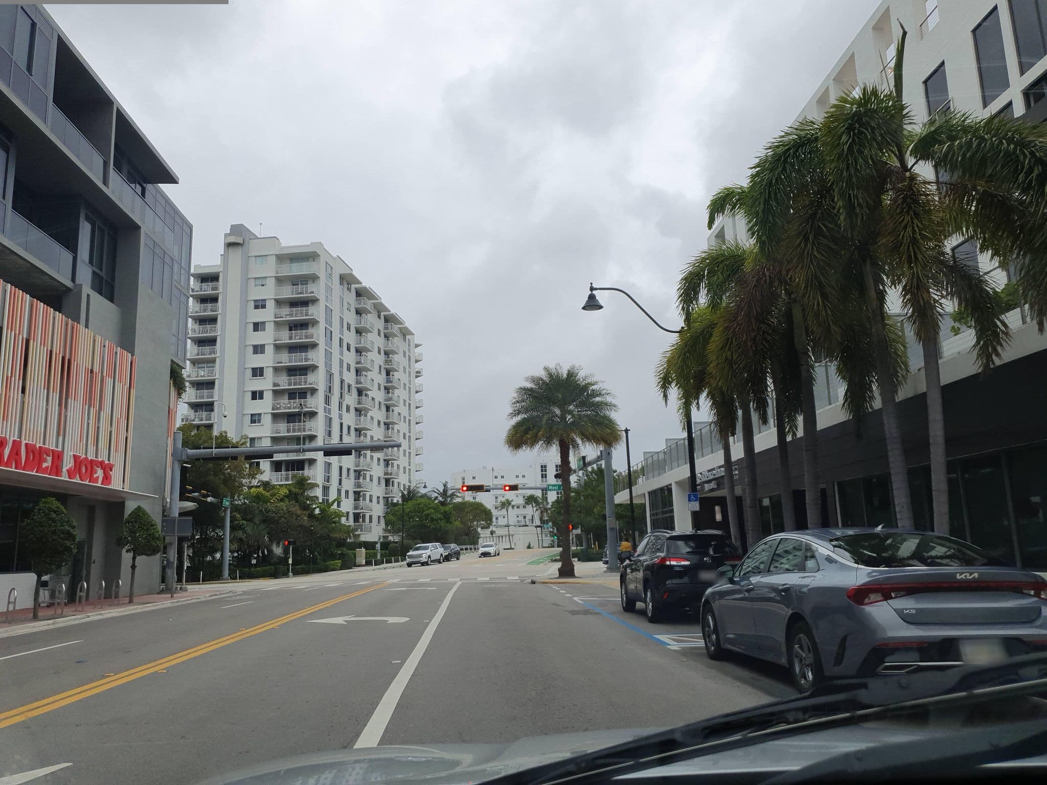 Street view near Sonder, Miami Beach — © teddy73 (CC BY-SA · Mapillary)