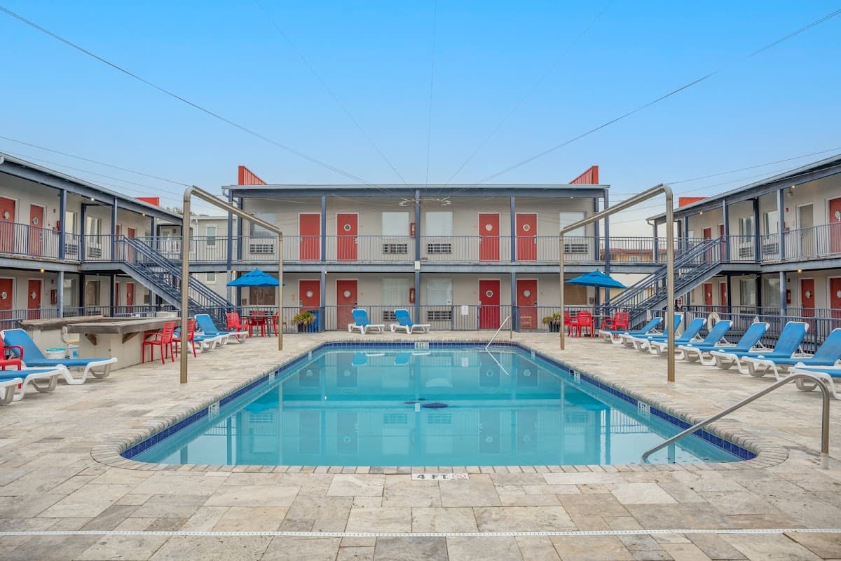 Sea & Breeze Hotel & Condo, Hotel in Tybee Island