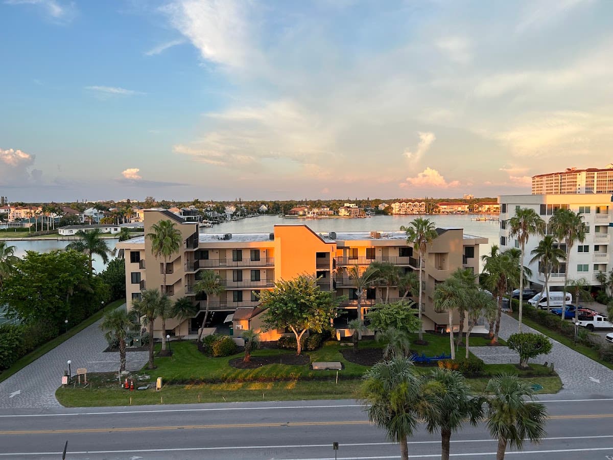 Vanderbilt Beach & Harbour, Hotel in Naples Park
