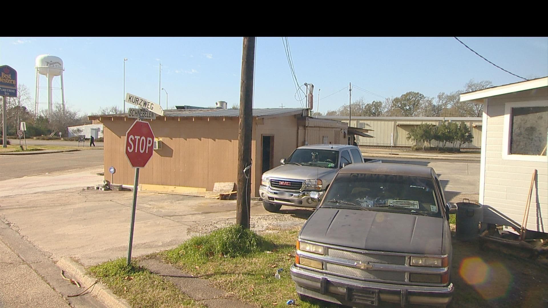 Street view near Americas Best Value Inn, Plaquemine — © Loc_WR (CC BY-SA · Mapillary)