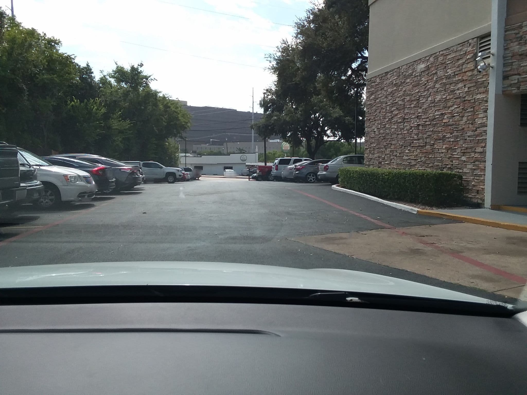 Street view near Holiday Inn, Dallas — © shantalb (CC BY-SA · Mapillary)