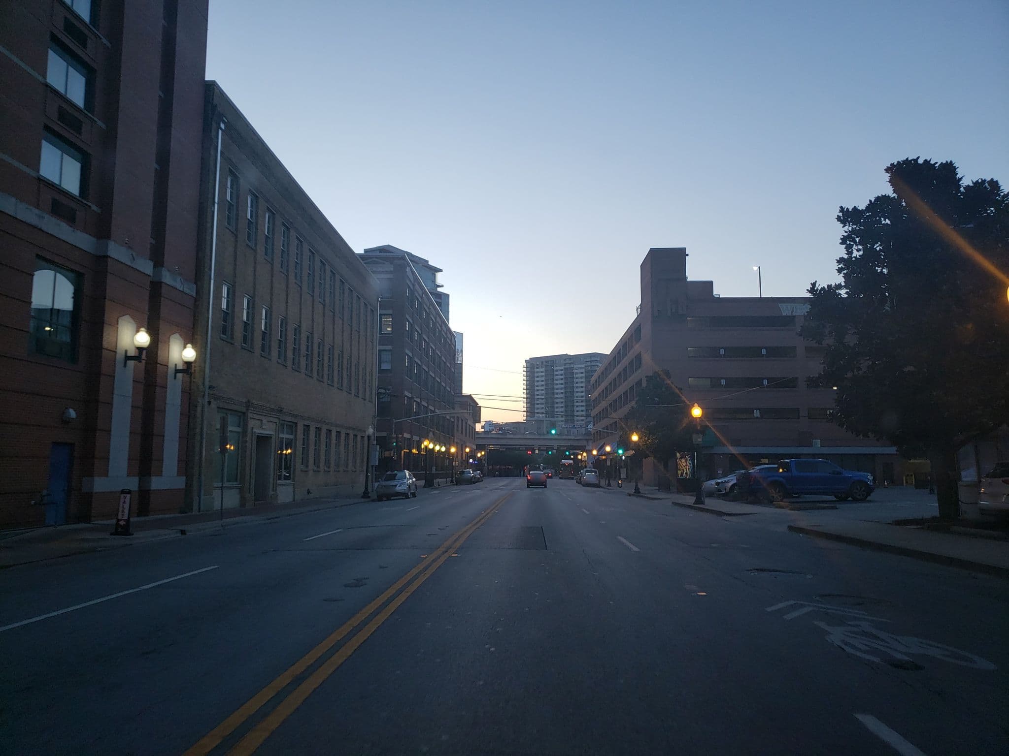 Street view near SpringHill Suites Dallas Downtown/West End, Dallas — © alaredo (CC BY-SA · Mapillary)