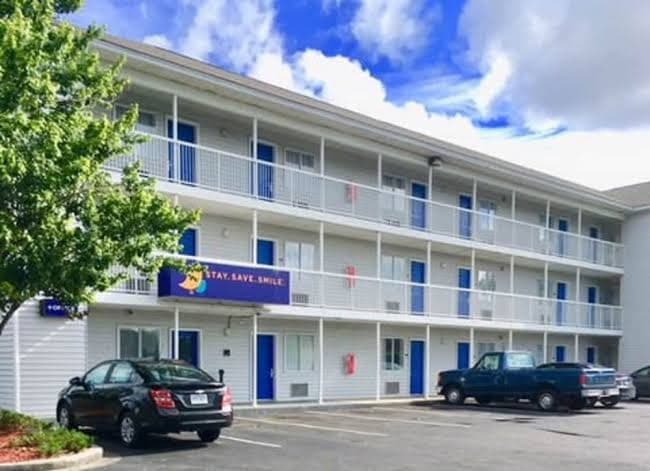 InTown Suites Extended Stay North Charleston, Hotel in Goose Creek