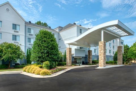 Fairfield Inn & Suites Raleigh Crabtree Valley, Hotel in West Raleigh