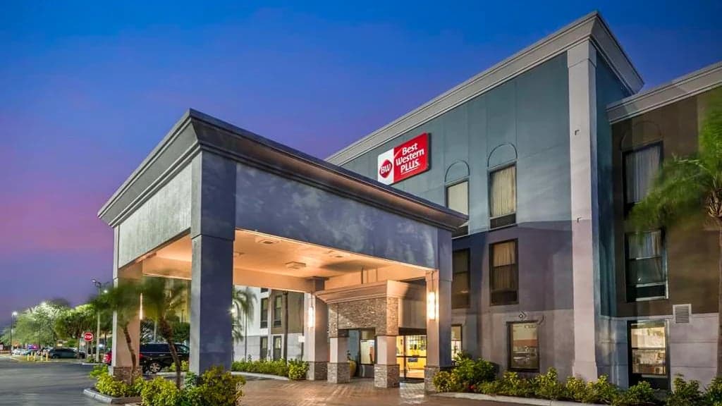 Best Western Plus Universal Inn, Hotel in Tangelo Park