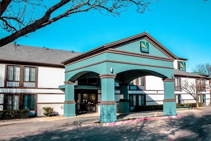 Quality Inn & Suites Dfw Airport South, Hotel in Euless