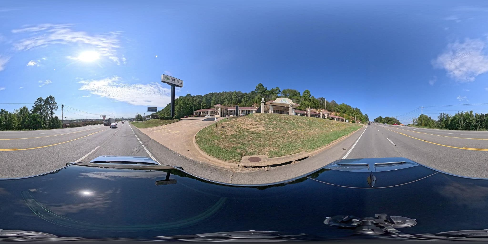 Street view near Quality Inn, Conway — © noahheffron (CC BY-SA · Mapillary)