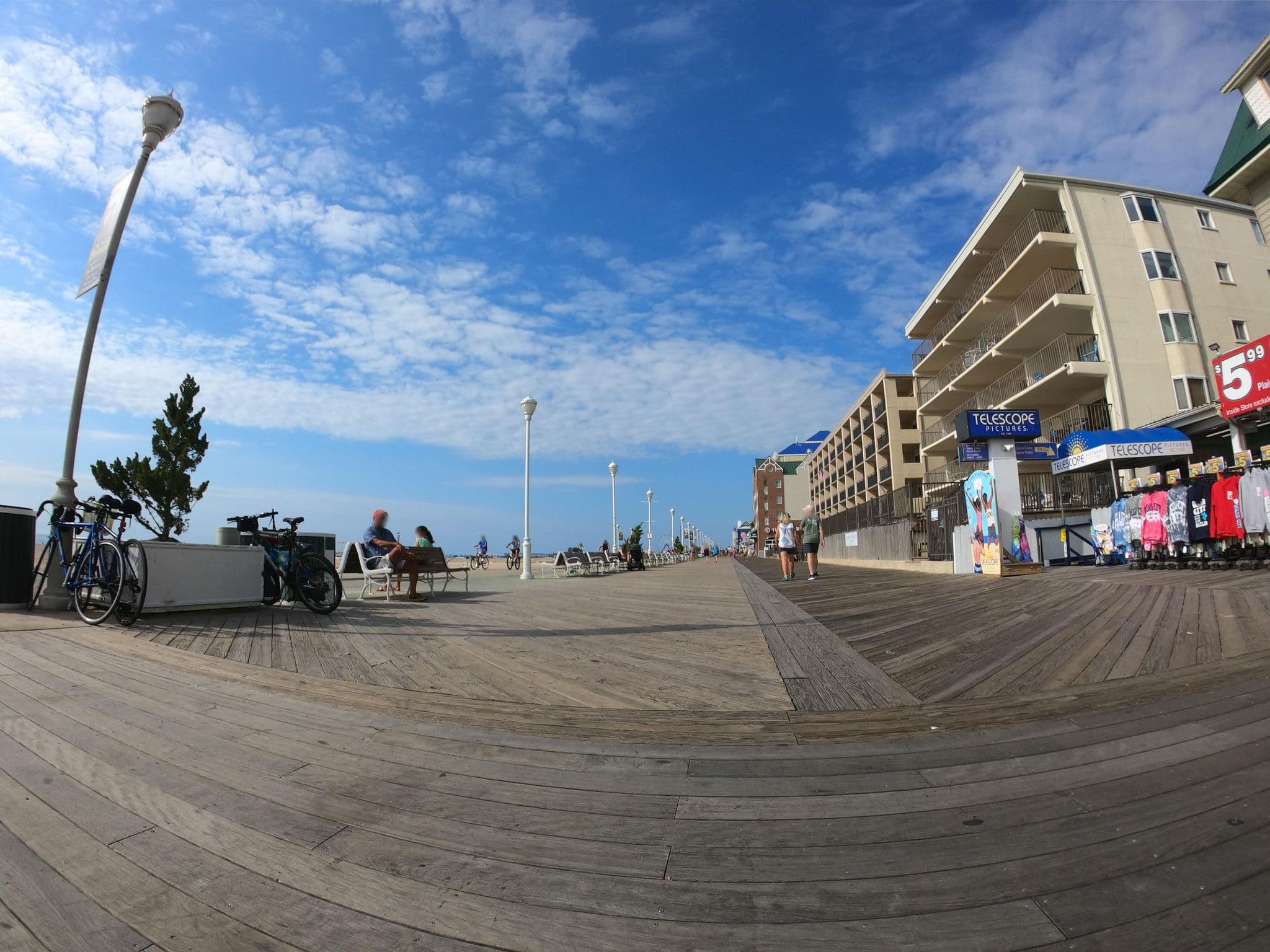 Street view near Golden Beach Condominium, West Ocean City
