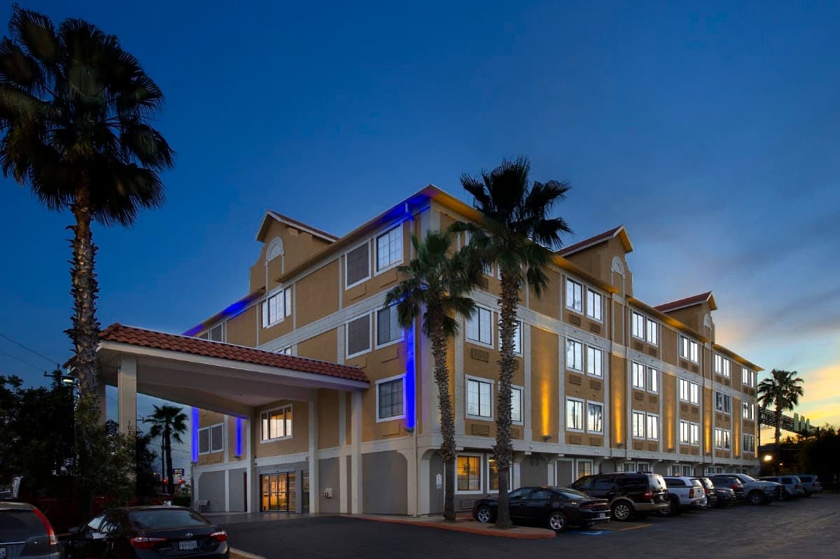 Holiday Inn Express Hotel & Suites San Antonio-Downtown Market Area, Hotel in San Antonio