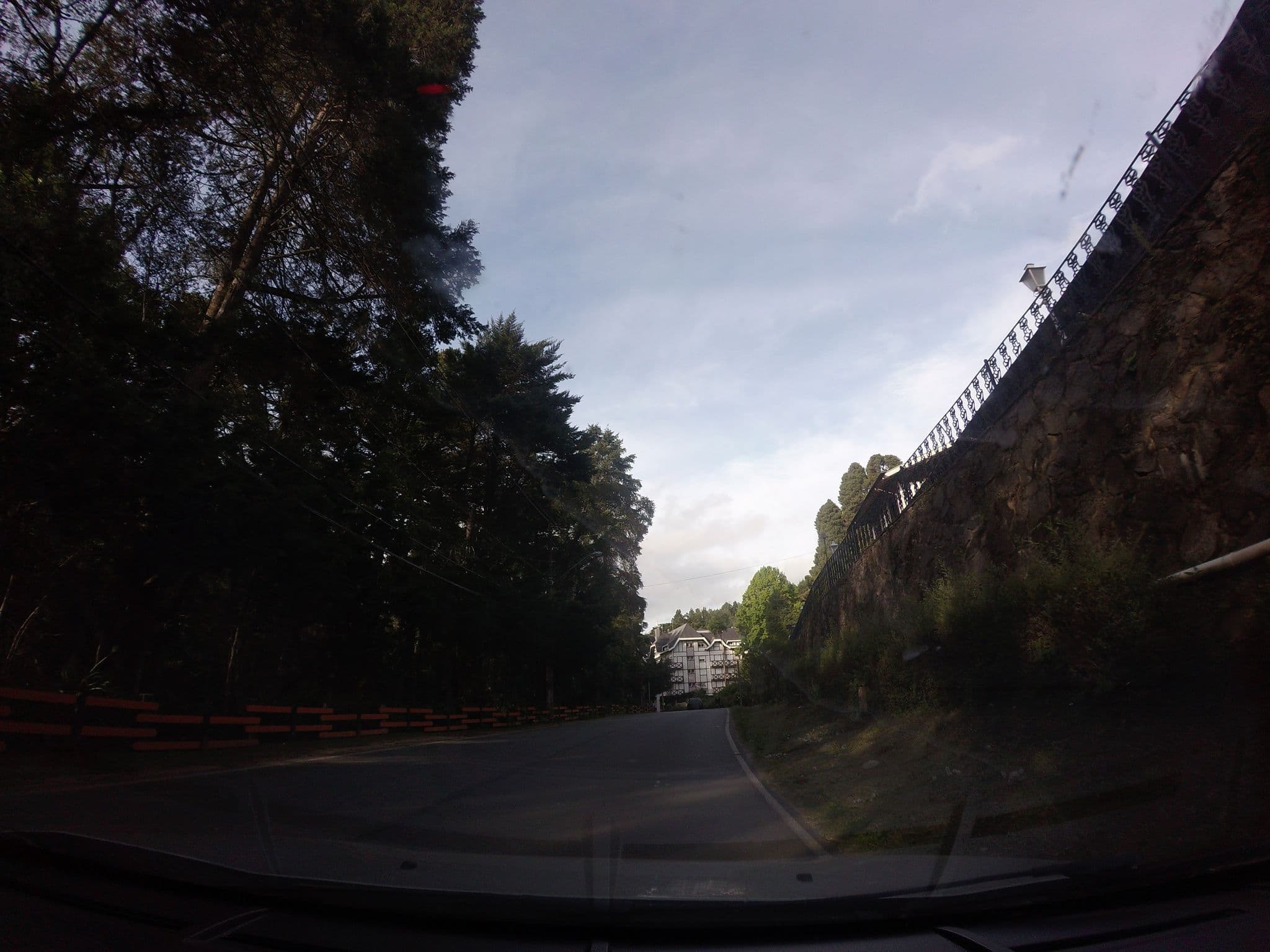 Street view near Hotel Terrazza, Campos do Jordão — © andersoal (CC BY-SA · Mapillary)