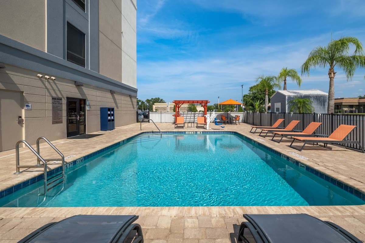 Holiday Inn Express & Suites Lakeland South, Hotel in Medulla