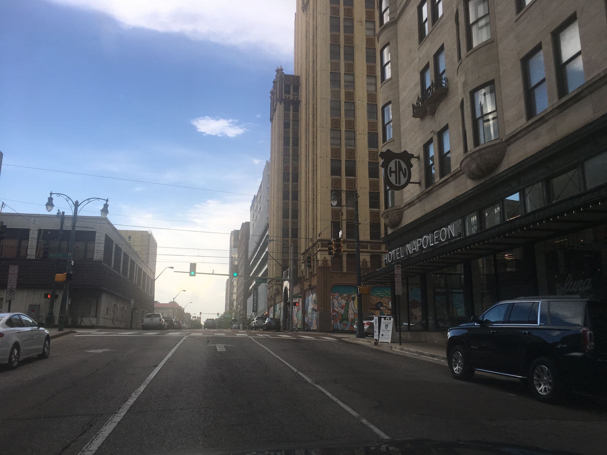 Street view near Hotel Napolean, Memphis — © raveneye (CC BY-SA · Mapillary)