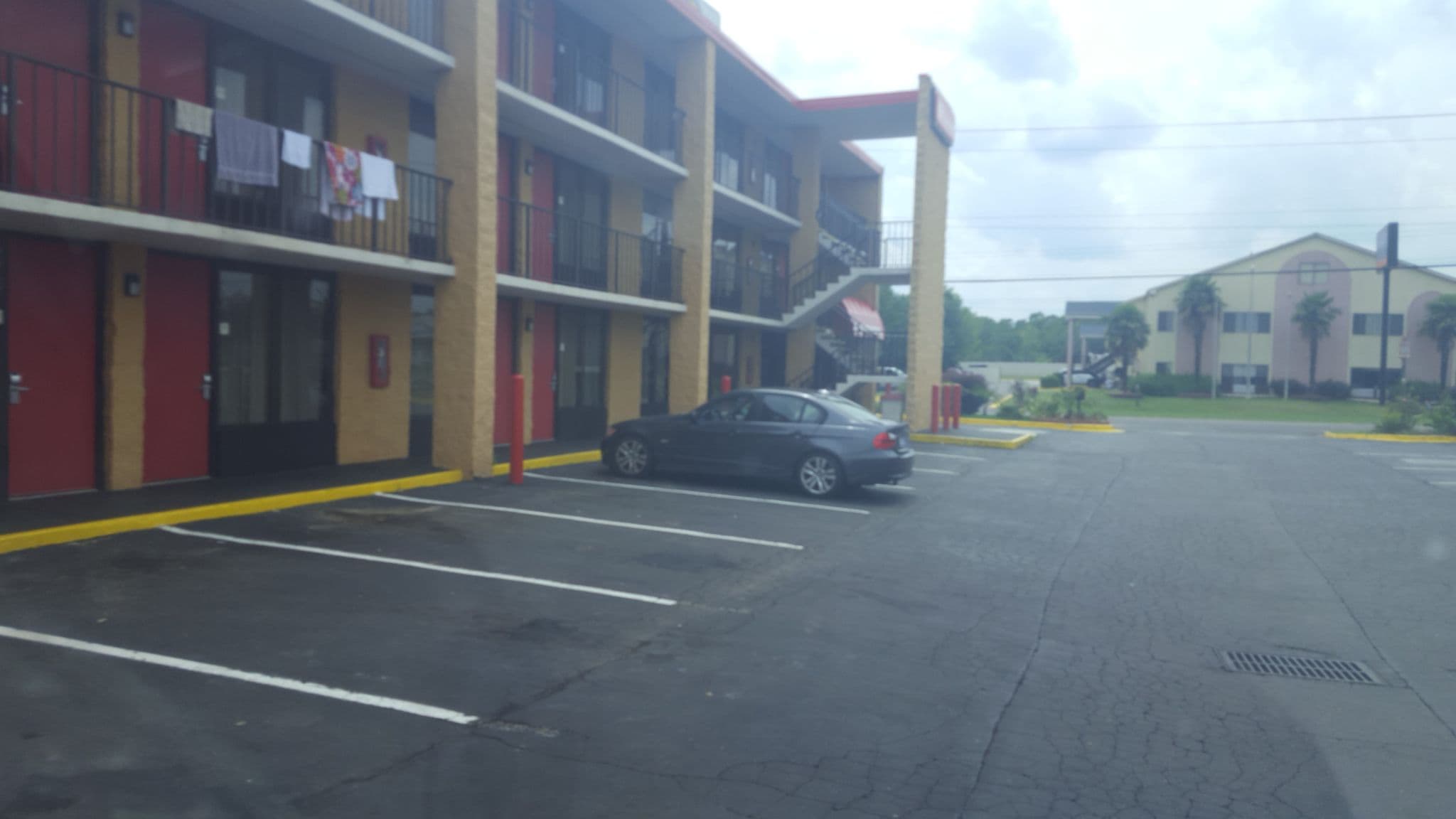 Street view near Econo Lodge, India Hook — © jbthemilker (CC BY-SA · Mapillary)