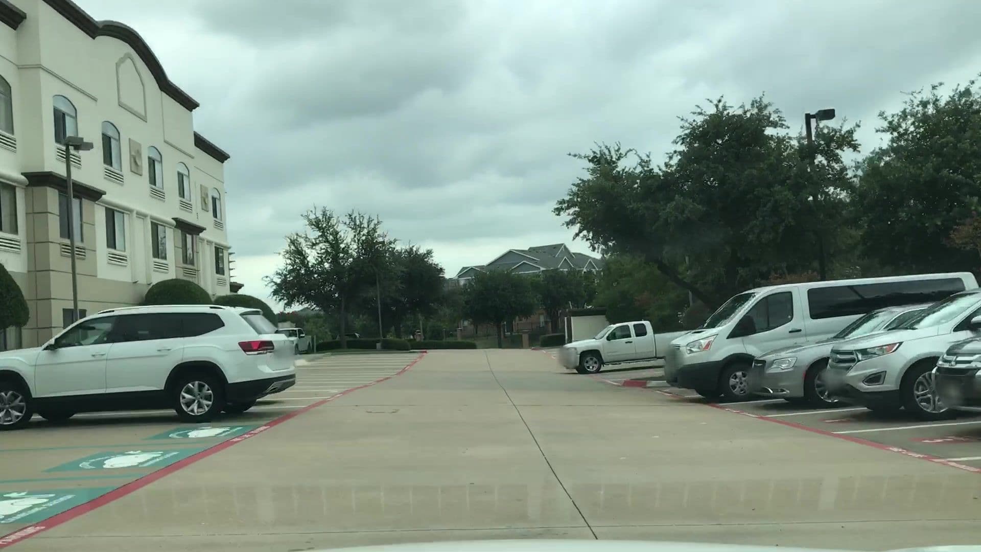 Street view near Wingate by Wyndham Las Colinas, Farmers Branch — © lvl5 (CC BY-SA · Mapillary)