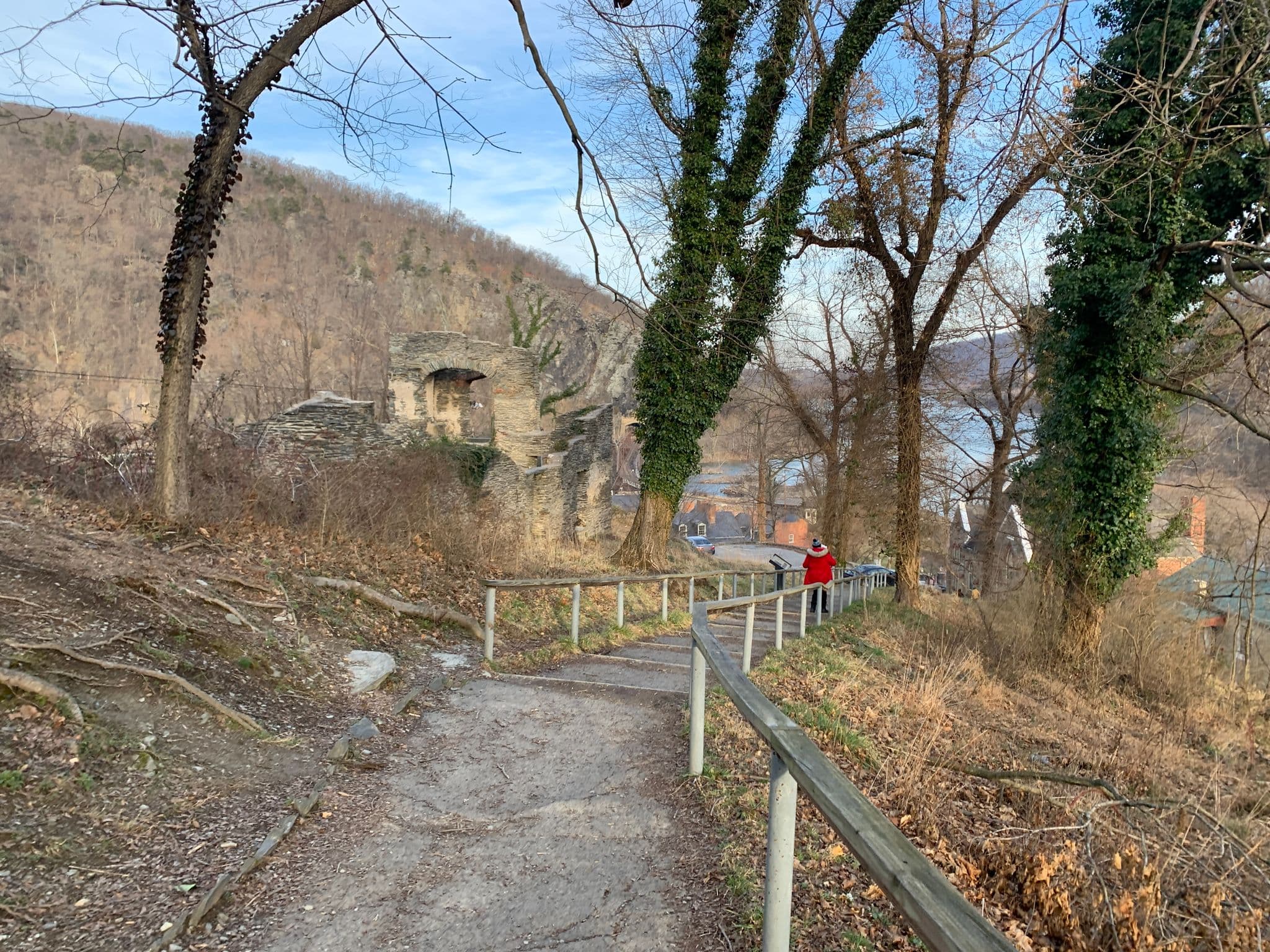 Street view near Highacre Cabin, Lovettsville — © mdroads (CC BY-SA · Mapillary)
