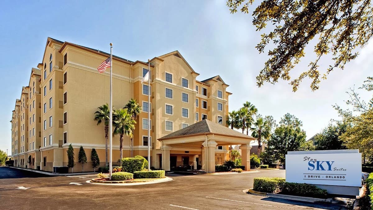 StaySky Suites I-Drive Orlando, Hotel in Tangelo Park