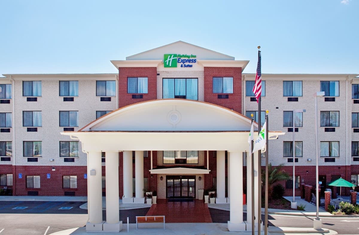 Holiday Inn Express & Suites Biloxi- Ocean Springs, Hotel in Gulf Hills
