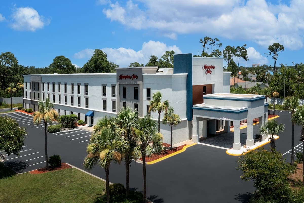 Hampton Inn Panama City Beach, Hotel in Lower Grand Lagoon