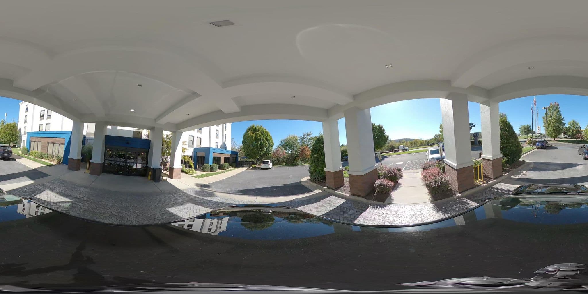 Street view near Hampton Inn, Fishersville — © pmfox97 (CC BY-SA · Mapillary)