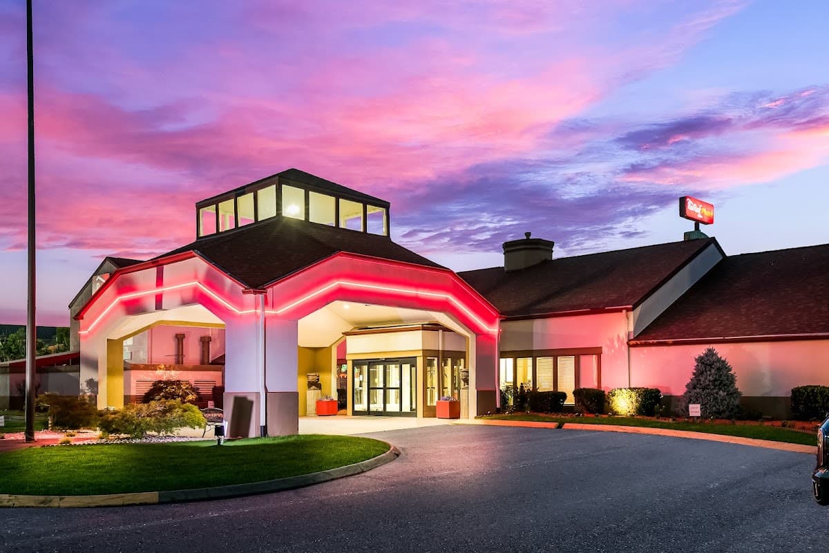Red Roof PLUS+ & Suites Knoxville West-Cedar Bluff, Hotel in Farragut