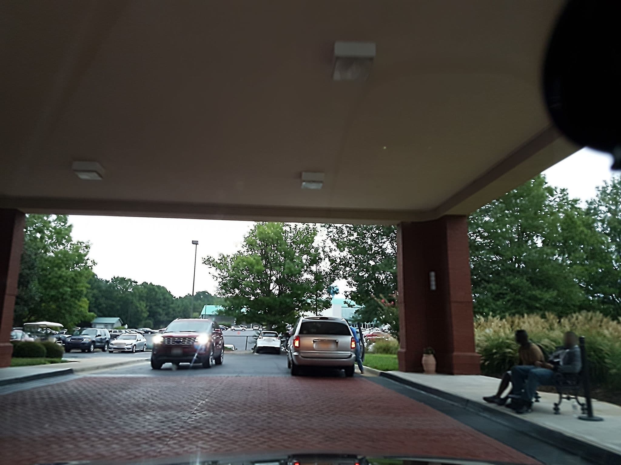Street view near Hampton Inn, Tucker — © lxmatl3 (CC BY-SA · Mapillary)