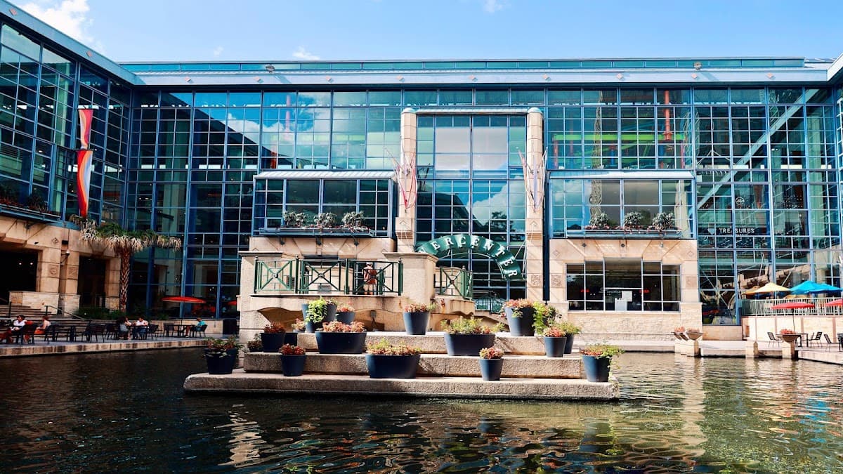Holiday Inn Express & Suites San Antonio Rivercenter Area, Hotel in San Antonio