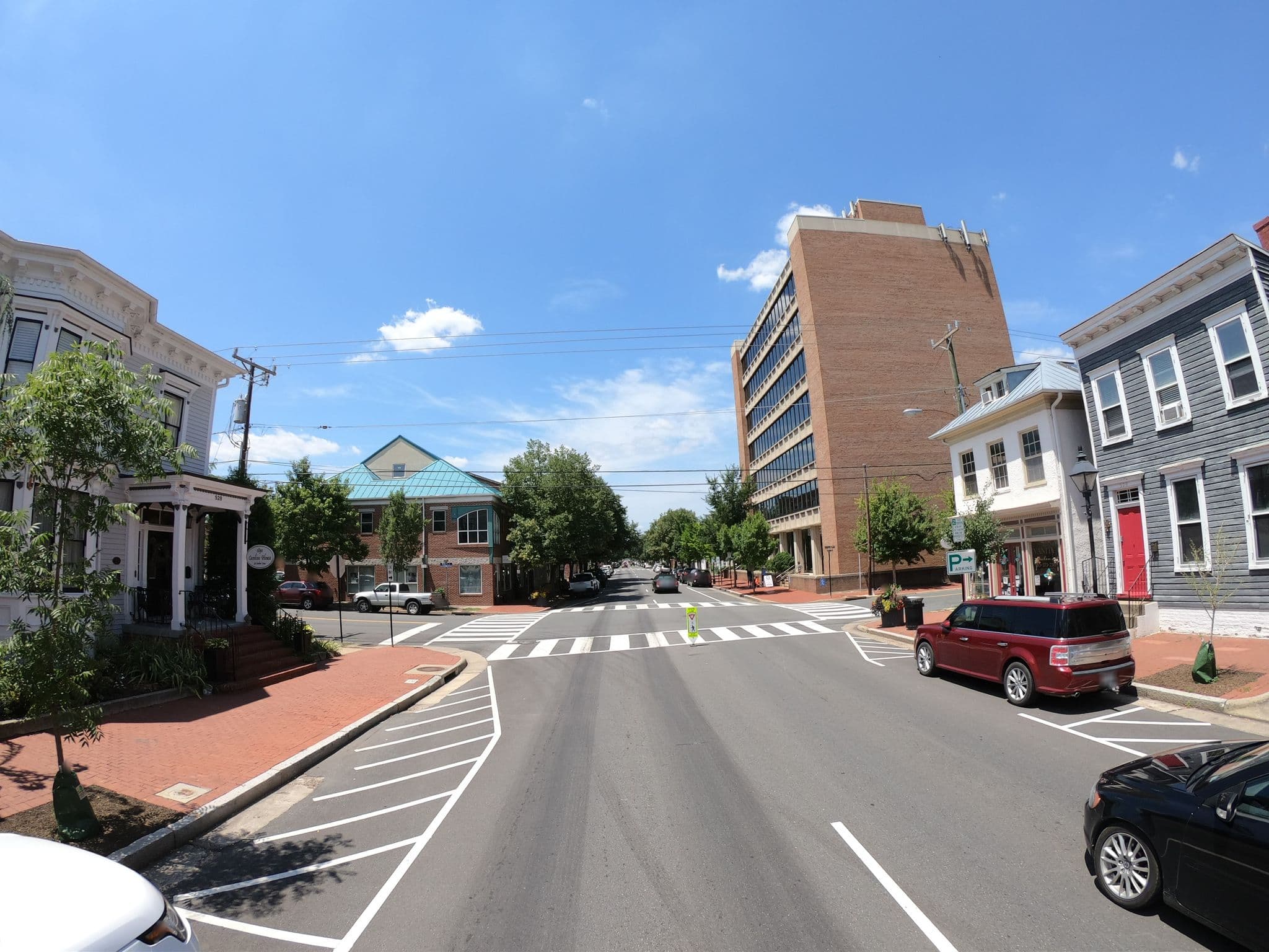 Street view near The Caroline House, Fredericksburg — © roadgeek_md99 (CC BY-SA · Mapillary)