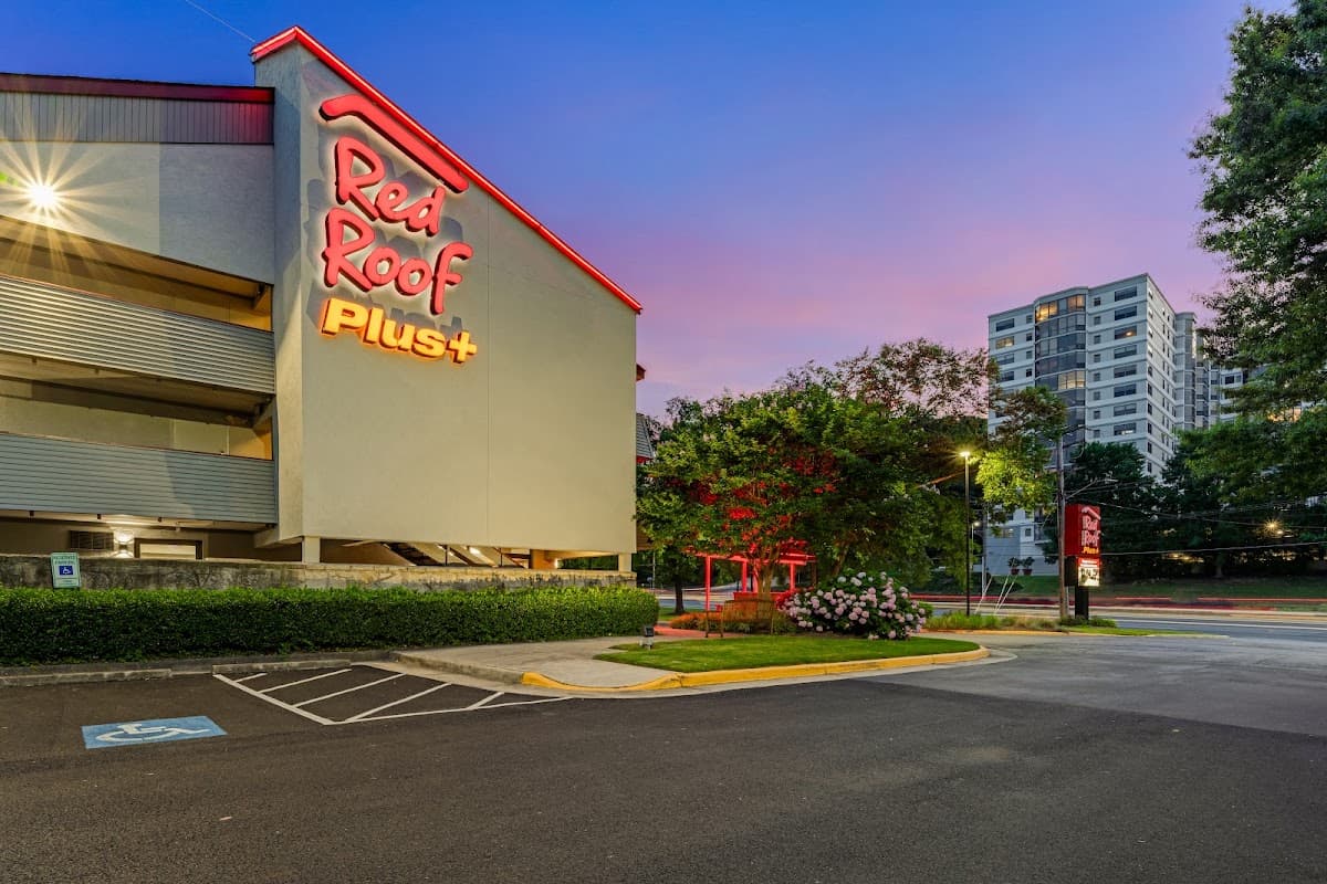 Red Roof Inn PLUS+ Washington, D.C. - Alexandria, Hotel in Belle Haven