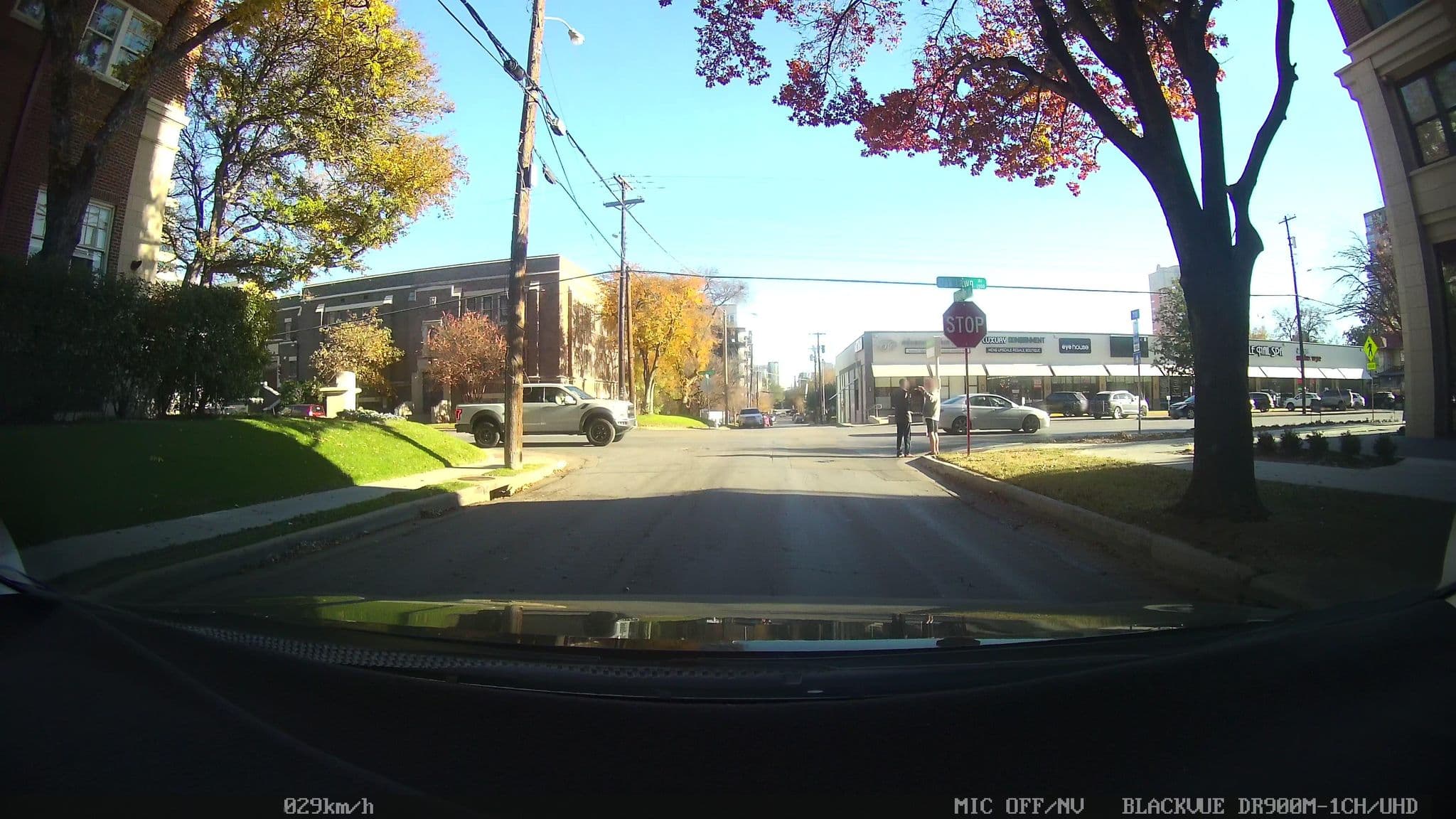 Street view near Warwick Melrose - Dallas, Dallas — © ediyesss (CC BY-SA · Mapillary)