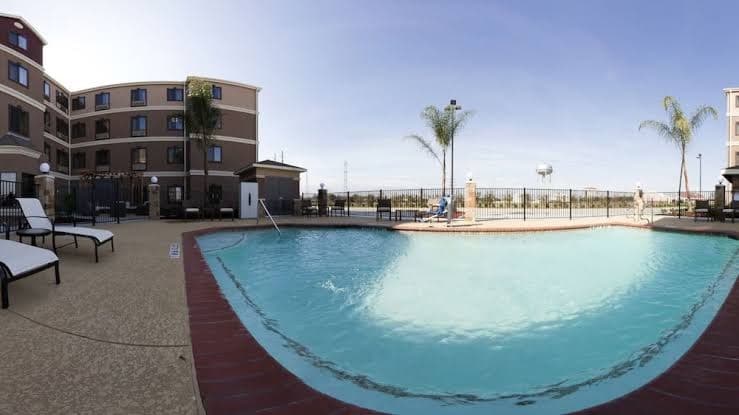 Staybridge Suites Houston Stafford - Sugar Land, Hotel in Meadows Place