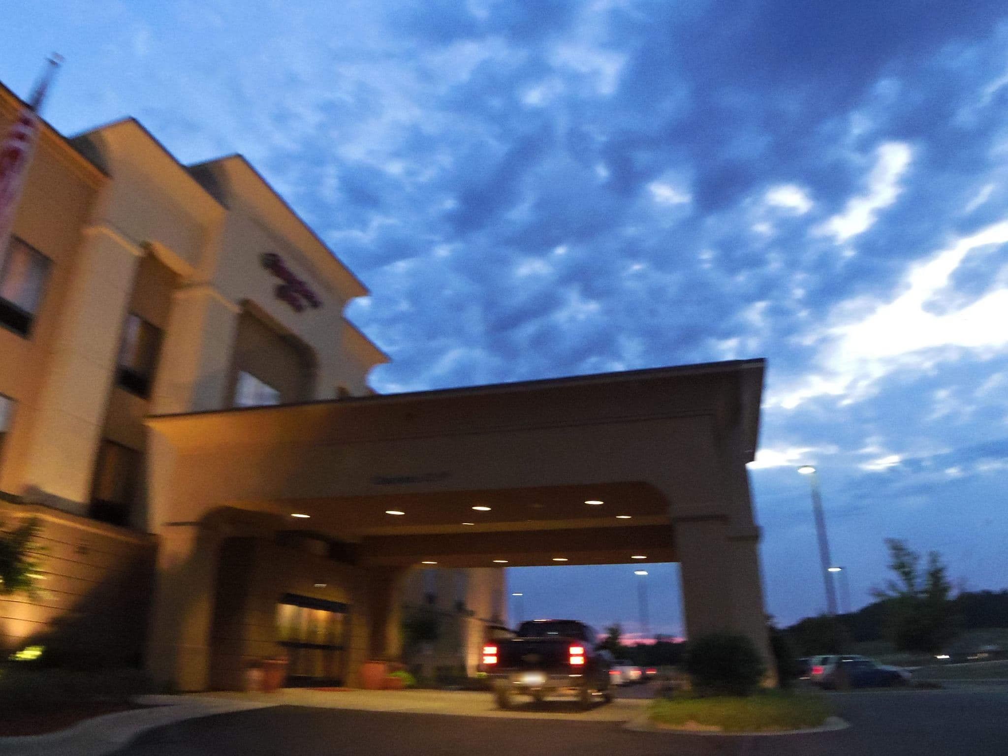 Street view near Hampton Inn, Guin — © allen (CC BY-SA · Mapillary)