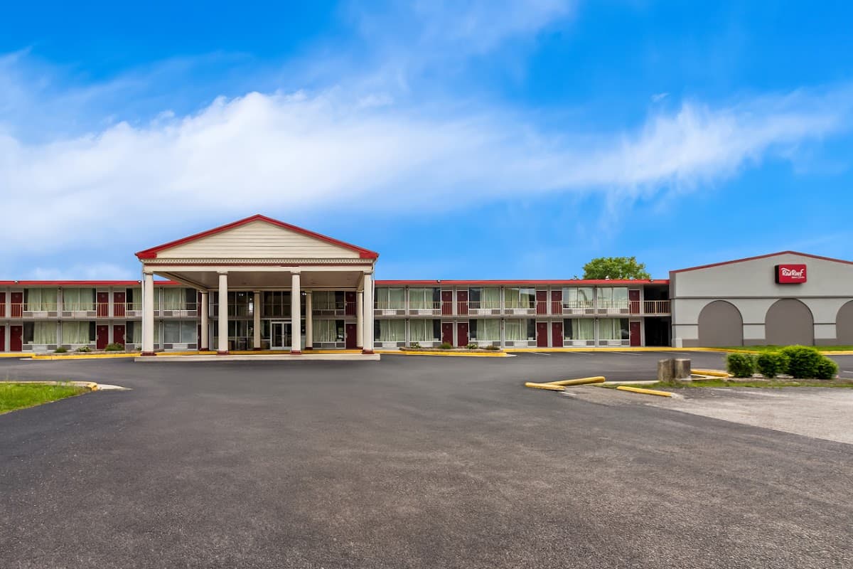 Red Roof Inn & Suites Cave City, Hotel in Cave City