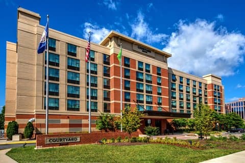 Courtyard Dulles Airport Herndon, Hotel in Floris