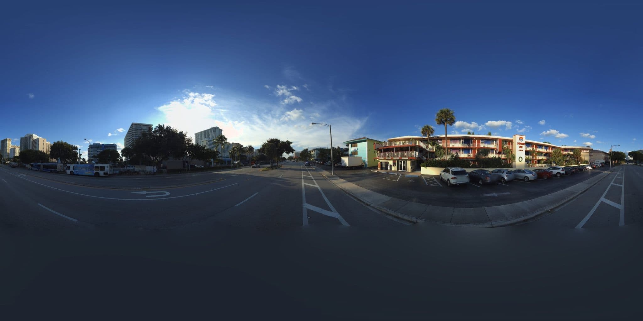 Street view near Sunrise Inn, Lauderdale-by-the-Sea — © microsoft (CC BY-SA · Mapillary)