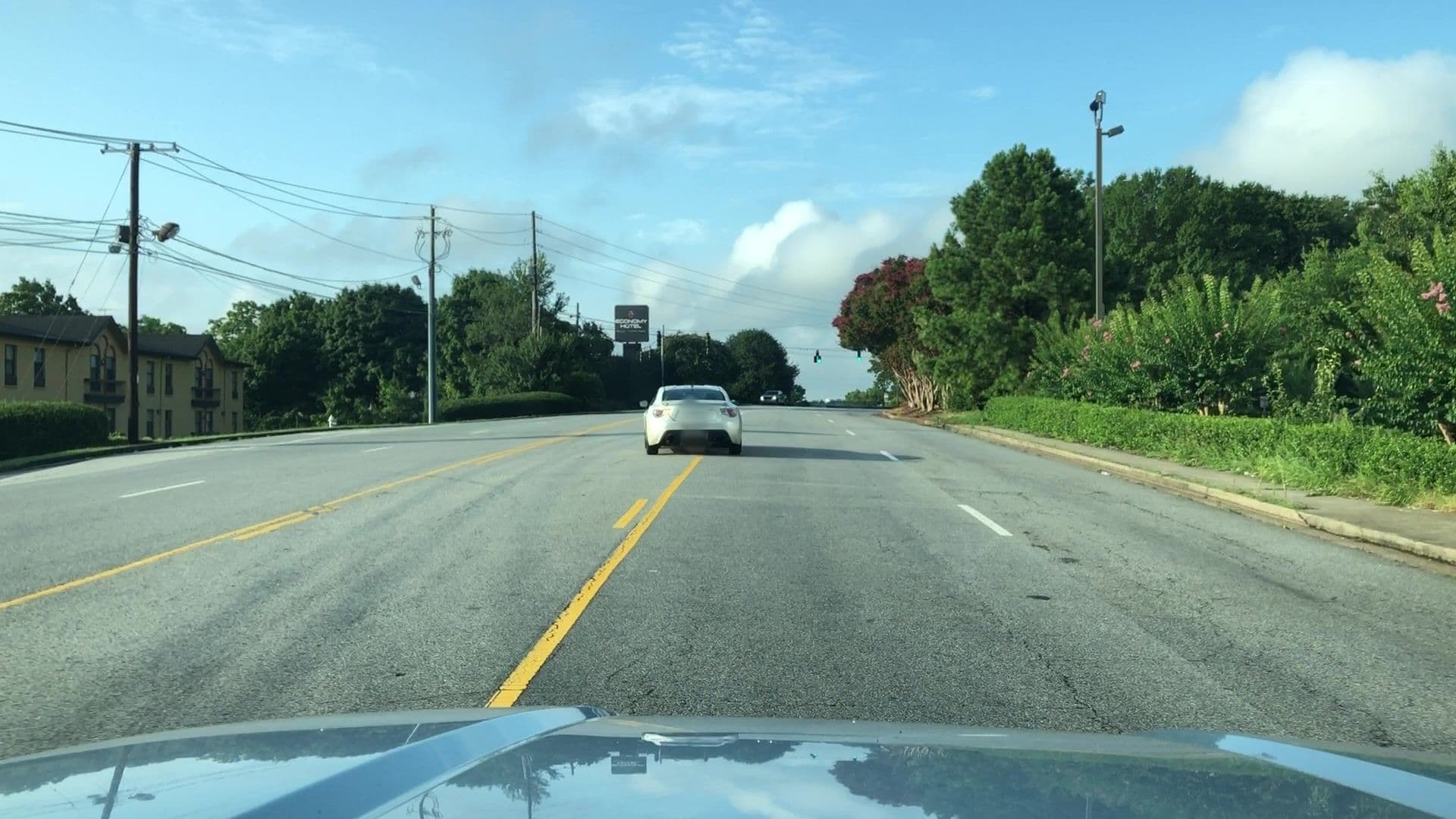 Street view near Holiday Inn Express, Smyrna — © lvl5 (CC BY-SA · Mapillary)