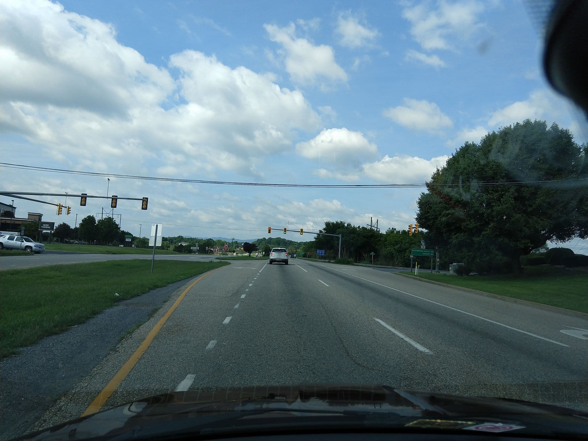 Street view near Super 8, East Lexington — © kwrigh01 (CC BY-SA · Mapillary)