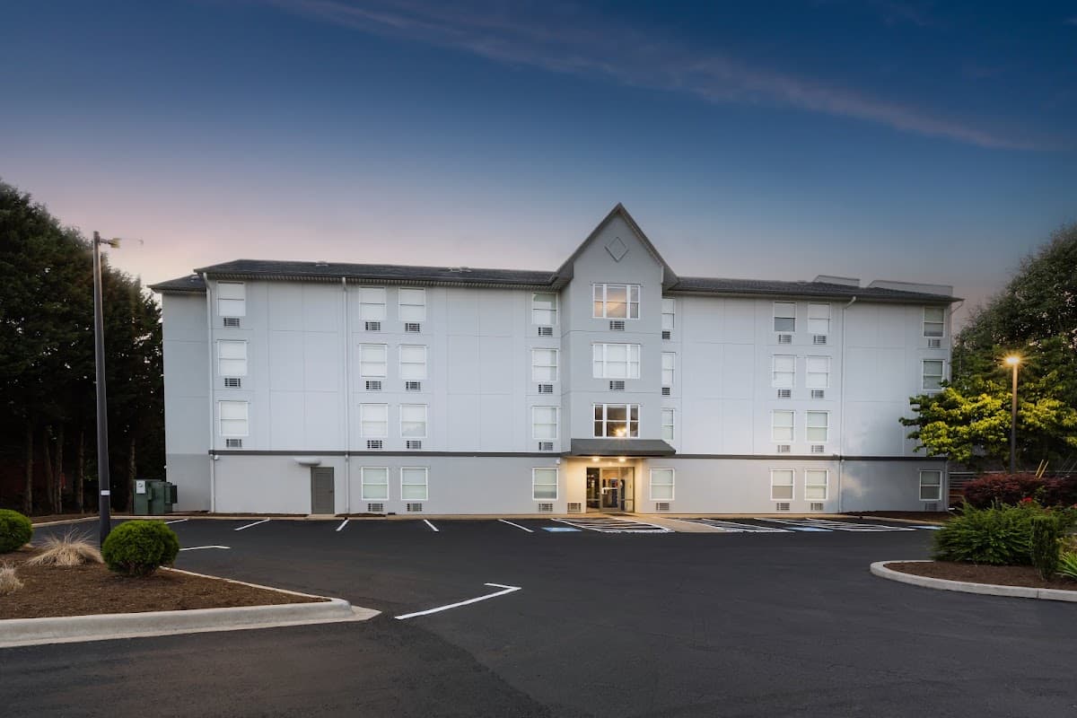 Rodeway Inn & Suites Near Outlet Mall - Asheville, Motel in Bent Creek