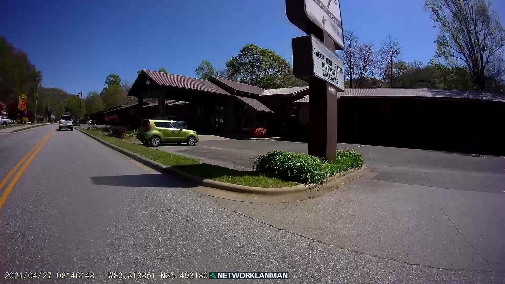 Street view near Newfound Lodge, Bryson City — © networklanman (CC BY-SA · Mapillary)