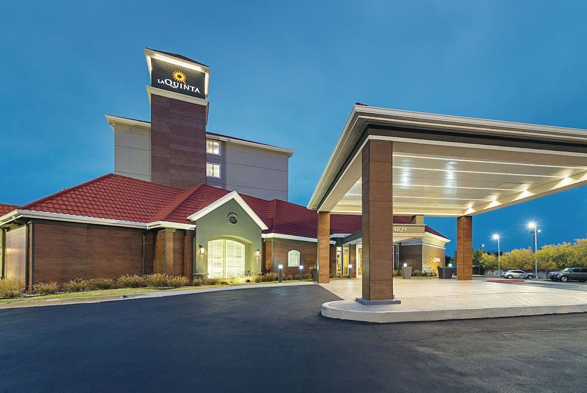 La Quinta Inn & Suites Oklahoma City - NW Expwy, Hotel in Warr Acres