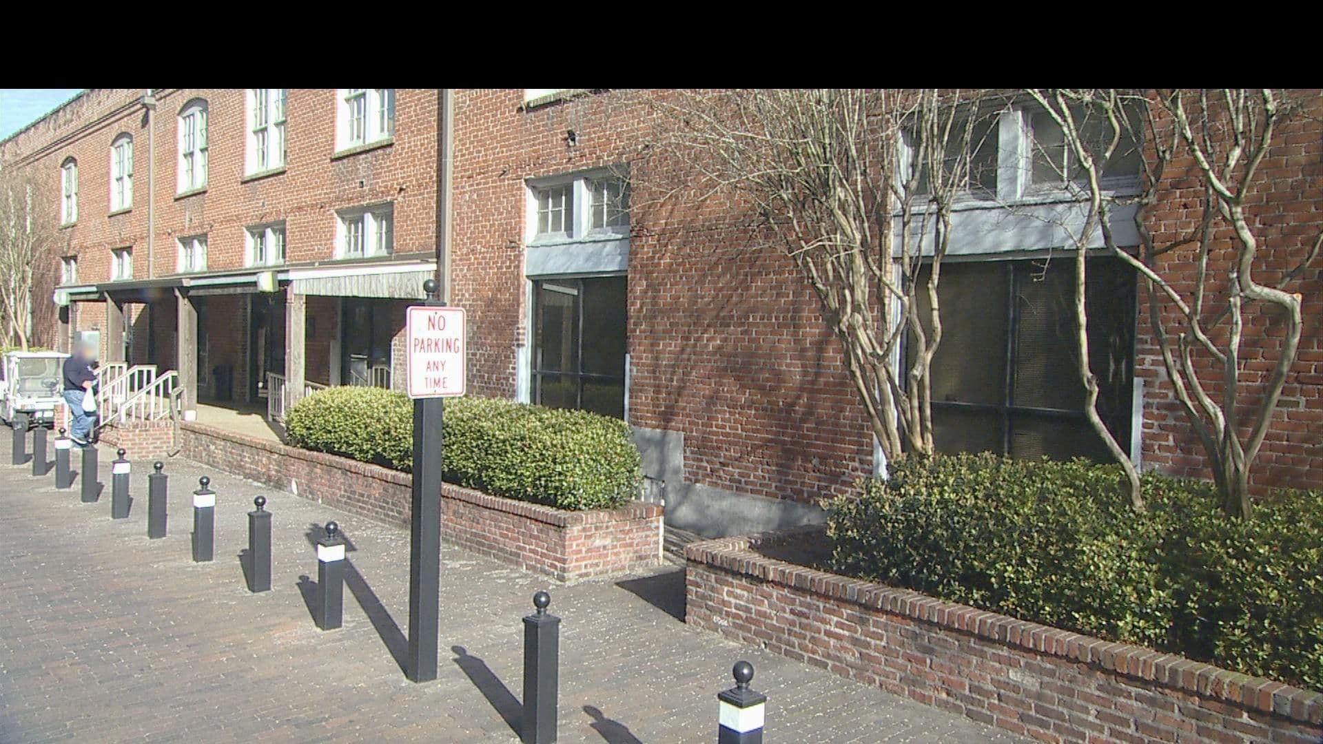 Street view near Belle of Baton Rouge Hotel, Baton Rouge — © Loc_WR (CC BY-SA · Mapillary)