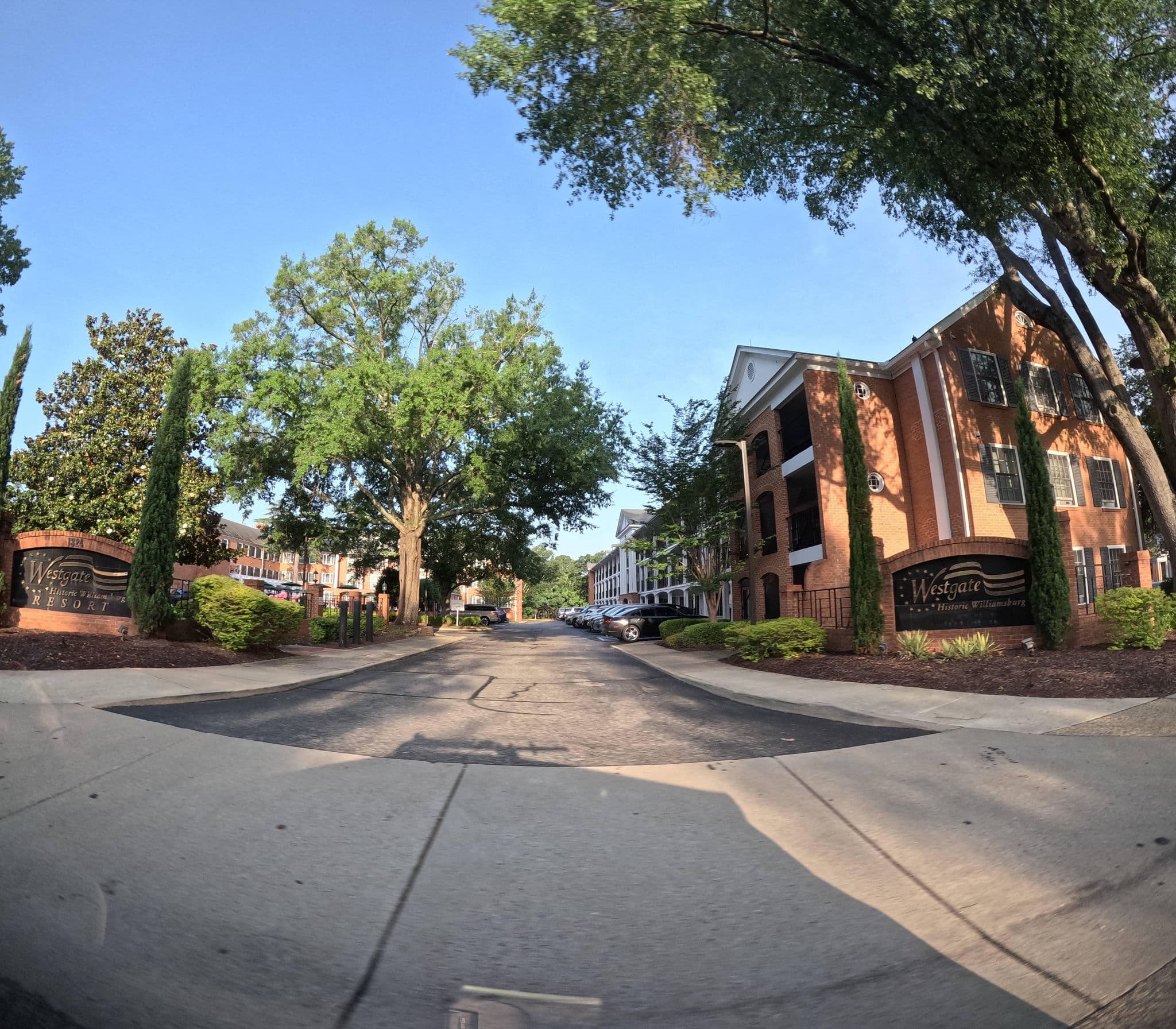 Street view near Westgate Historic Williamsburg Resort, Gloucester Point — © roadgeek_md99 (CC BY-SA · Mapillary)