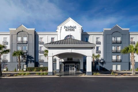 Fairfield Inn & Suites Charleston North/Ashley Phosphate, Hotel in Hanahan