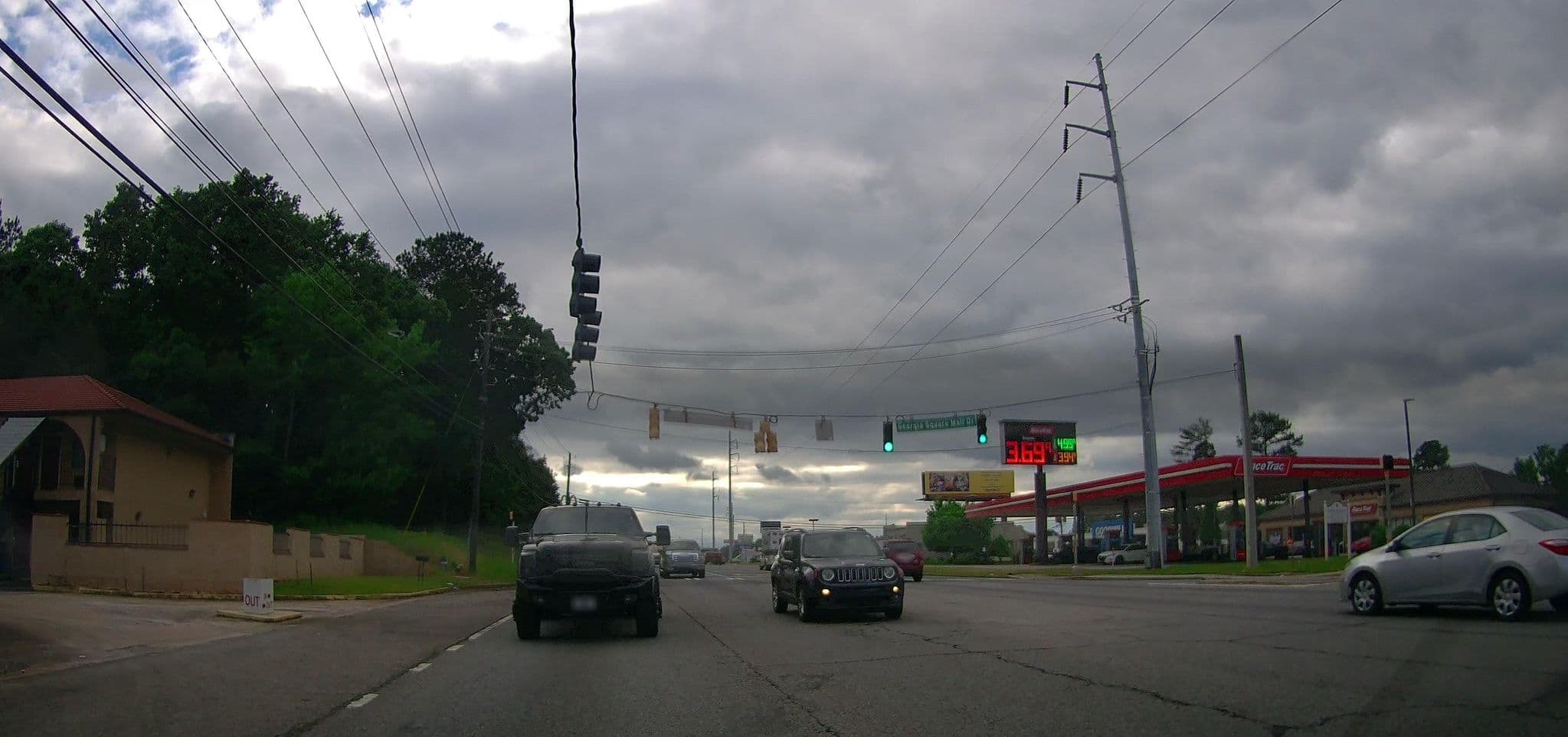 Street view near Perimeter Inn, Bogart — © lordsutch (CC BY-SA · Mapillary)
